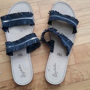 ❤ 3/ $16 Seychelles fringe sandals